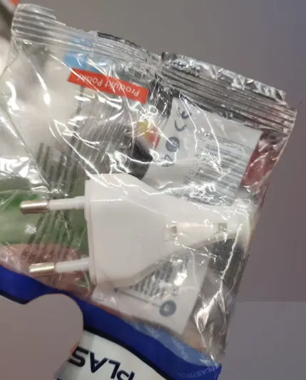Photo from the official notice: PLAST-ROL Electric plug — electric shock risk