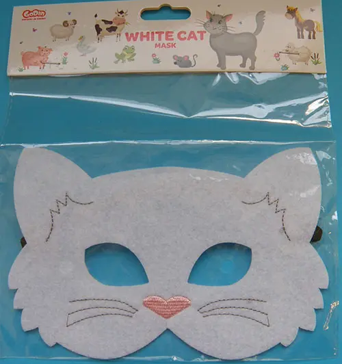 Photo from the official notice: GoDan White Cat Mask / MASZK fancy-dress mask — fire risk