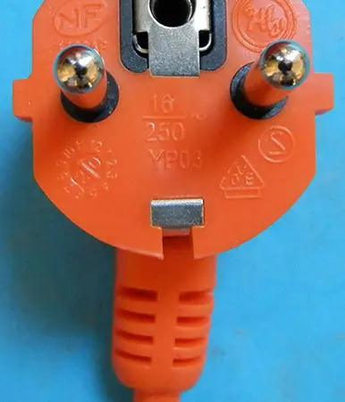 Photo de l’avis officiel: ENTAC EXTENSION CORD WITH EARTHED SOCKET Cordon d’extension — risque: Brûlures & Incendie