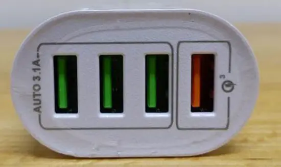 Photo de l’avis officiel: "POWER Quick Charge 3.0 Chargeur USB — risque: Choc électrique