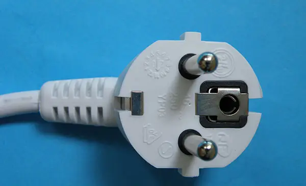 Foto del aviso oficial: Sky Electric /hatos, kapcsolós, védőérintkezős háztartási elosztó Cable de extensión — riesgo: Quemaduras & Incendio
