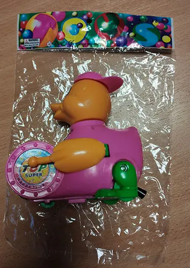 Photo from the official notice: Top Super Happy Time plastic toy — choking & suffocation risk
