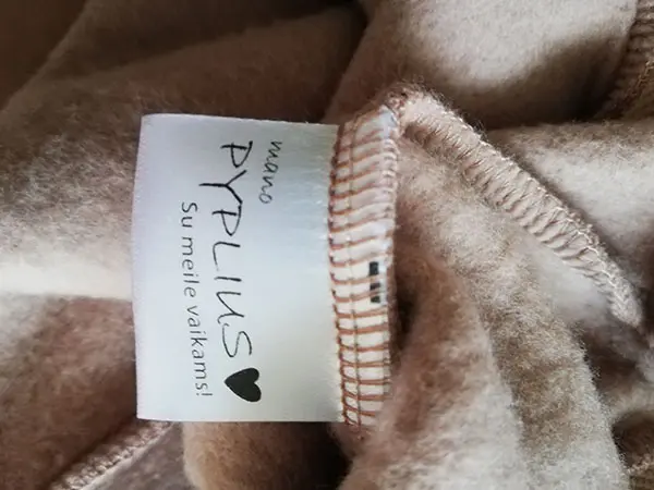 Foto dell’avviso ufficiale: Mano Pyplius Children's tracksuit "Mano Pyplius" Tuta per bambini — rischio: Strangolamento