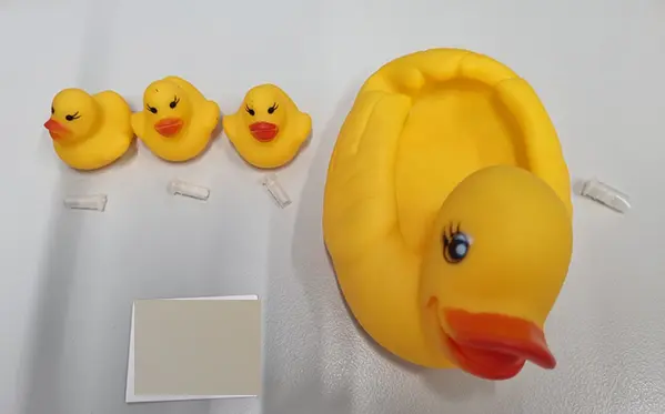 Photo de l’avis officiel: DUCK Jouet en caoutchouc — risque: Risque chimique & Étouffement