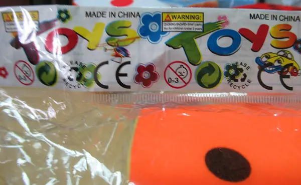 Foto dell’avviso ufficiale: Kostka pluszowa Peluche giocattolo — rischio: Rischio chimico
