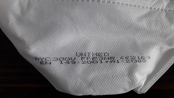 Foto uit de officiële melding: UNIMED Union Medikal Particulate Respirator Deeltjesfiltermasker — risico: Gezondheidsrisico/overige