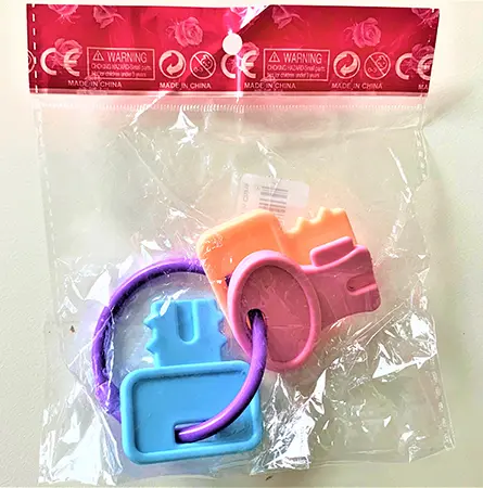 Foto dell’avviso ufficiale: Kinder Spielzeug Schlüssel Ring Kette Schlüsselbund für Puppenhaus Sonaglio giocattolo — rischio: Ostruzione delle vie aeree & Lesioni uditive