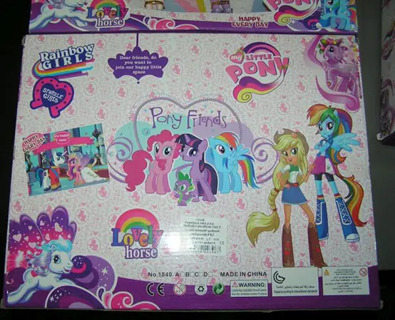 Foto do aviso oficial: Rainbow GIRLS Rainbow GIRLS [COUNTERFEIT] Boneca de plástico — risco: Químico