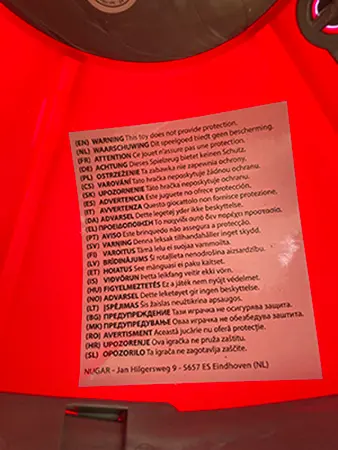 Foto do aviso oficial: Nugar Brandmanshjälm med ljus och ljud Capacete de bombeiro de brinquedo — risco: Ambiente