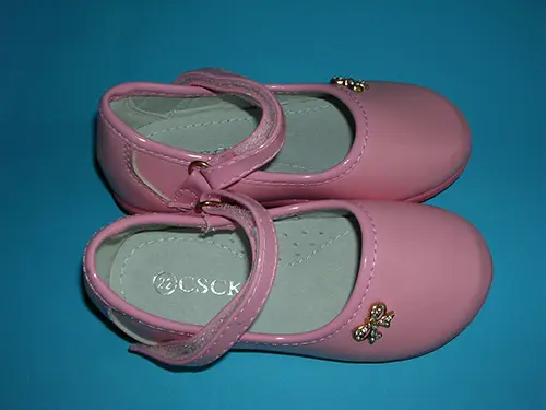 Photo de l’avis officiel: CSCK.S Children's shoes Chaussures pour enfants — risque: Étouffement