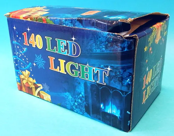 Foto do aviso oficial: 140 LED LIGHT Corrente de iluminação — risco: Queimaduras & Choque elétrico (A12/00317/22)
