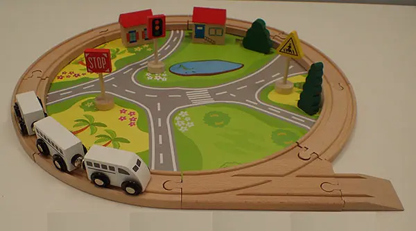 Photo from the official notice: Zeeman Wooden toy train — choking risk