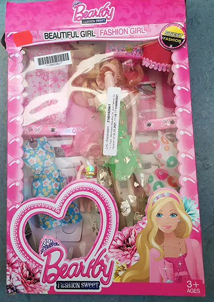 Foto do aviso oficial: Bearby Fashion Sweet Beautiful Girl, Fashion Girl Conjunto de bonecas de plástico — risco: Químico