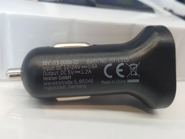 Foto uit de officiële melding: ISY USB Travel Charger Set With Lightning Connector USB reislader — risico: Brandwonden & Elektrische schok
