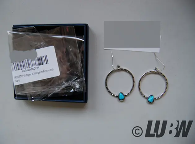 Photo from the official notice: Provisto Vintage-Style Ohrringe in blauer Schmuck Geschenk Box 5,8 mm lange Türkisblau Ohrringe im Retro-Look  — chemical risk