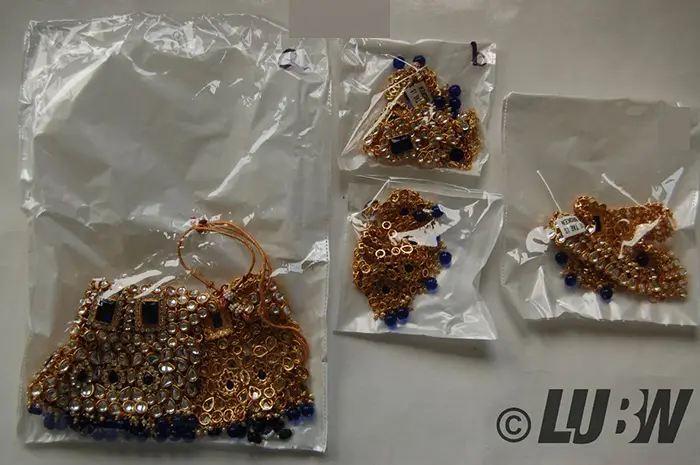 Zdjęcie z oficjalnego zgłoszenia: Aheli goldene Halskette, Halsreif im indischen Stil mit Strass, Glitzersteinen und blauen Perlen Naszyjnik — ryzyko: Chemiczne