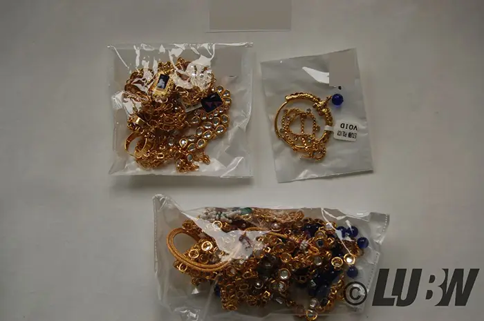 Zdjęcie z oficjalnego zgłoszenia: Aheli goldene Halskette, Halsreif im indischen Stil mit Strass, Glitzersteinen und blauen Perlen Naszyjnik — ryzyko: Chemiczne