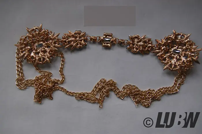 Foto dell’avviso ufficiale: Sethexy Sethexy Boho Strass Halskette Kristall Brustkette Funkelnd Körperkette Sommer Strand Körperschmuck Z C — rischio: Rischio chimico