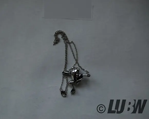 Photo de l’avis officiel: Chandler Chandler Vintage Frosch Tier Anhänger Halskette für Frauen Mannen Einfache Silber Süße Patina Schlüs  — risque: Risque chimique