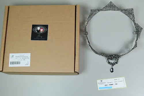 Photo de l’avis officiel: Boudoir noir Kopfschmuck Krone Diadem — risque: Risque chimique