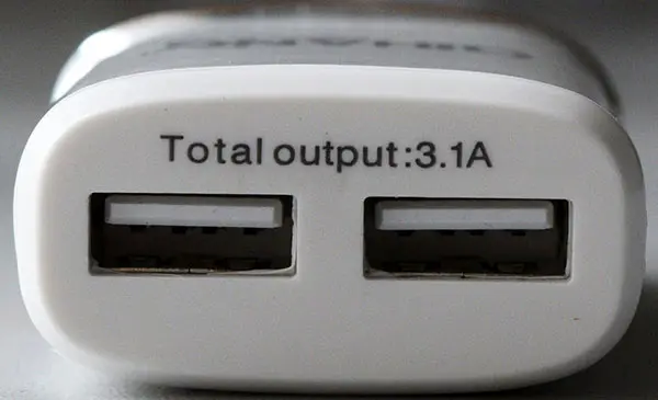 Foto do aviso oficial: Qihang 3.1A 2 USB CHARGER Carregador USB — risco: Choque elétrico