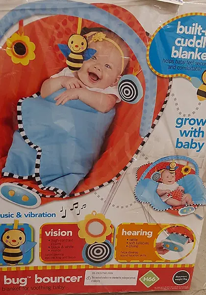 Foto uit de officiële melding: Sassy Sassy cuddle bug bouncer Achterover liggende wieg — risico: Verwonding