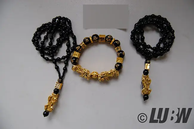 Photo from the official notice: Hicarer 4 Stücke Feng Shui Pi Xiu Pi Yao Armband Halskette Set, Verstelbare Feng Shui Glücklich Nafu Wealth ne — chemical risk