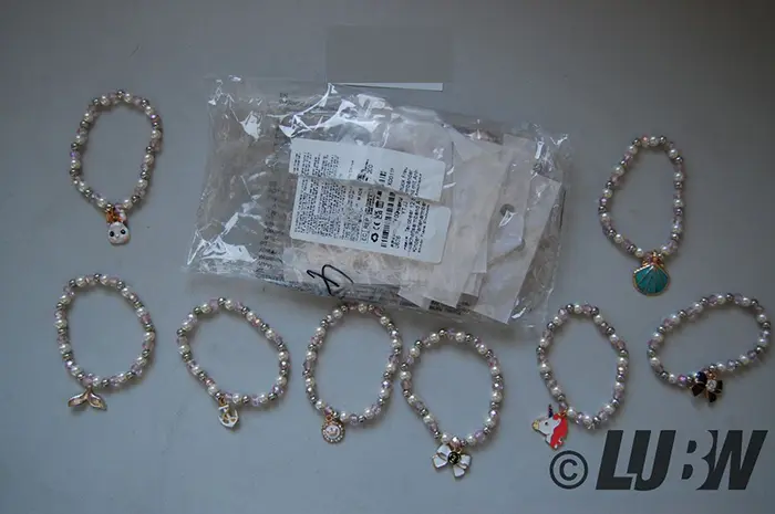 Foto aus der offiziellen Meldung: Tacobear Tacobear 12 Stück Freundschaftarmband Armbänder Kinder Perlenarmband mit Anhänger Tiere Einhorn Armbä — Risiko: Chemikalie