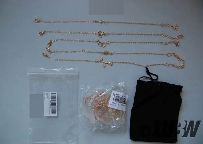 Foto aus der offiziellen Meldung: Milacolato Milacolato 20Pcs Knöchel Armbänder Für Frauen Fusskette Damen Fusskettchen Für Damen Armbänder Set — Risiko: Chemikalie