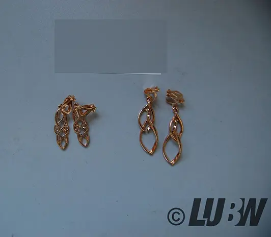 Foto dell’avviso ufficiale: Finrezio Finrezio 8 Paar Ohrclips Set Long Bar Celtic Knot Hoop Dangle Clip Ohrringe Zirkonia Perle Set di ore — rischio: Rischio chimico