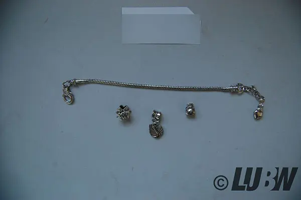 Photo de l’avis officiel: Creen Mädchen Spielzeug Geschenk 4-12 Jahre, Charm Armband Kit DIY Schmuck Bastelset Mädchen Geschenke 7 8 Bra — risque: Risque chimique