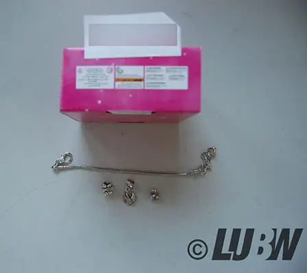Photo de l’avis officiel: Creen Mädchen Spielzeug Geschenk 4-12 Jahre, Charm Armband Kit DIY Schmuck Bastelset Mädchen Geschenke 7 8 Bra — risque: Risque chimique