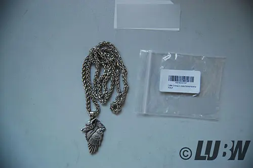 Foto aus der offiziellen Meldung: Tolma Halskette mit Rabe und Wolf - starker Mystische Symbol Wikinger Schmuck Wikinger-Tier-Totem des Muts Hal — Risiko: Chemikalie