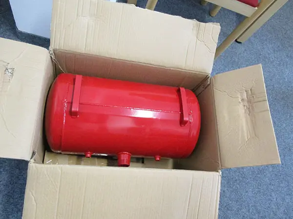 Foto dell’avviso ufficiale: 40 Liter Reifenfüller Blaster d'aria — rischio: Lesioni