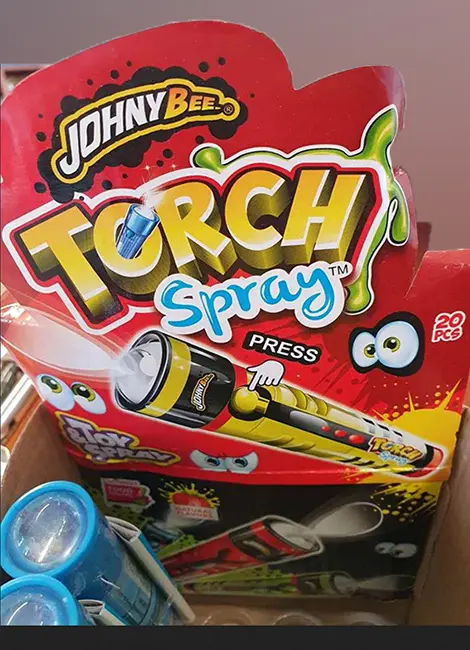 Foto do aviso oficial: Mada Sweet Johny Bee Torch Spray Tocha de brinquedo com doces — risco: Queimaduras & Químico