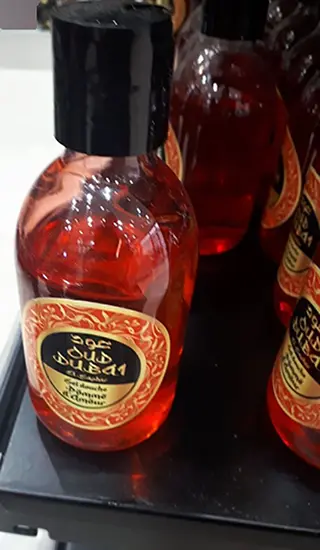 Foto aus der offiziellen Meldung: Oud Dubai Gel Douche Pomme d'Amour OUD DUBAI EL Saphir Duschgel — Risiko: Chemikalie