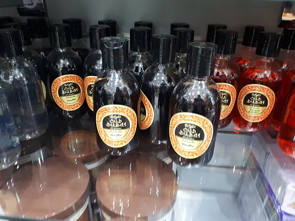 Foto aus der offiziellen Meldung: Oud Dubai Gel Douche Pomme d'Amour OUD DUBAI EL Saphir Duschgel — Risiko: Chemikalie