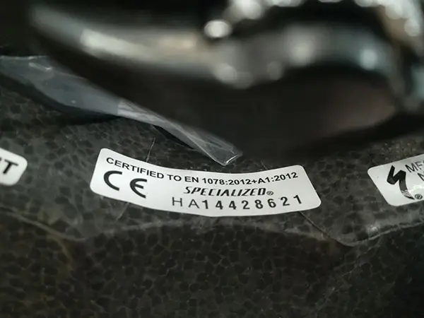 Photo de l’avis officiel: EVADE Casque de vélo — risque: Blessures (A12/00637/22)