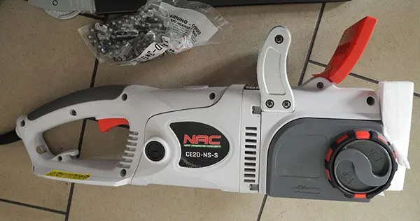 Photo de l’avis officiel: NAC Electric chainsaw Tronçonneuse électrique — risque: Blessures