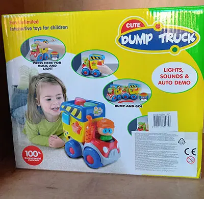Foto do aviso oficial: Cute bump truck Camião de brinquedo — risco: Engasgamento