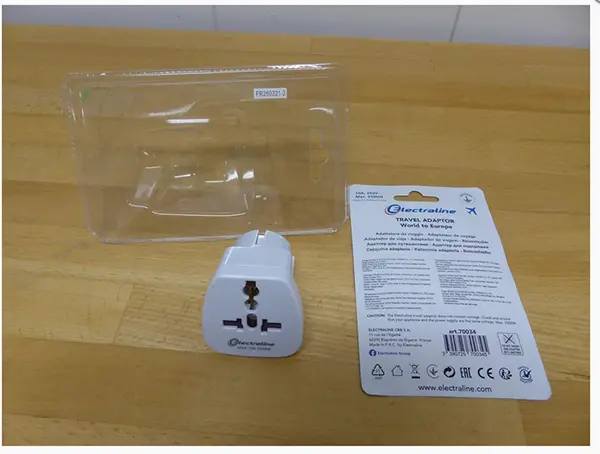 Foto aus der offiziellen Meldung: Electraline Travel Adaptor - World to Europe Reiseadapter — Risiko: Elektrischer Schlag