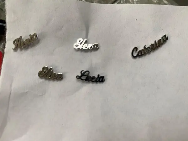 Foto dell’avviso ufficiale: Orecchino con nome proprio Orecchini — rischio: Rischio chimico