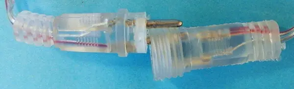 Photo de l’avis officiel: SMD METEOR TUBE / LED-es világítás Chaîne d’éclairage — risque: Brûlures & Choc électrique