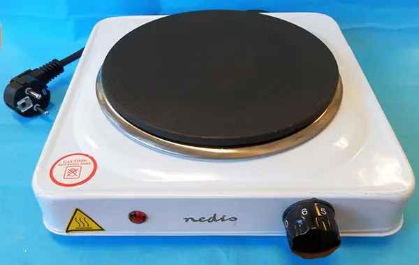 Foto do aviso oficial: Nedis Electrical Hot Plate Placa quente — risco: Choque elétrico