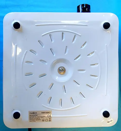 Foto do aviso oficial: Nedis Electrical Hot Plate Placa quente — risco: Choque elétrico