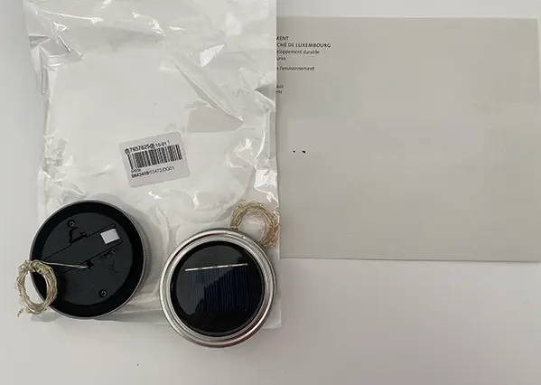 Foto dell’avviso ufficiale: Lampes solaires Mason légères belles Lampade solari in muratura leggere — rischio: Ambiente