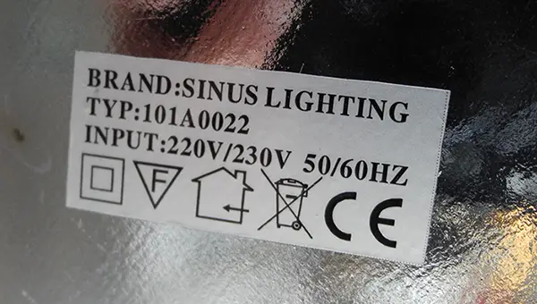 Photo de l’avis officiel: Sinus Lighting Lampe de table — risque: Choc électrique (A11/00069/22)