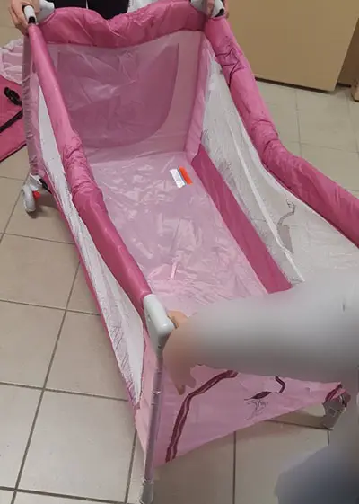 Foto dell’avviso ufficiale: Coto baby Dětská postýlka cestovní Coto Baby Samba Lux - růžová Culla da viaggio — rischio: Lesioni