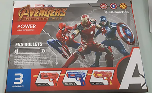 Foto aus der offiziellen Meldung: POWER Avengers Infinity wars Spielzeugpistole Set mit Projektilen — Risiko: Ersticken