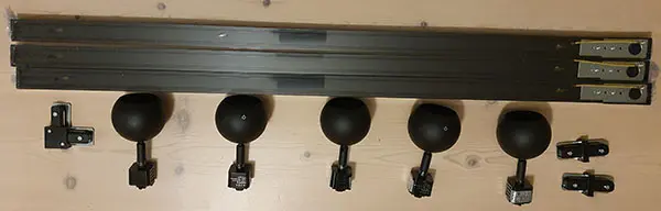Photo from the official notice: Qazqa Gissi SL 5 black track track light — electric shock risk